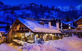 Pilier D'angle & Wellness Courmayeur 3*